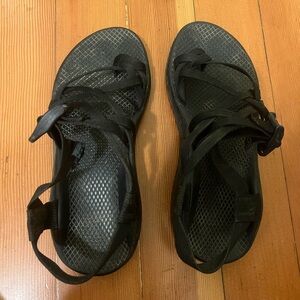 Chacos - women’s black size 8